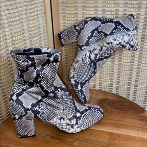 Steve Madden Woman’s 10M Evana Snakeskin Reptile Print Heeled Sock Boots